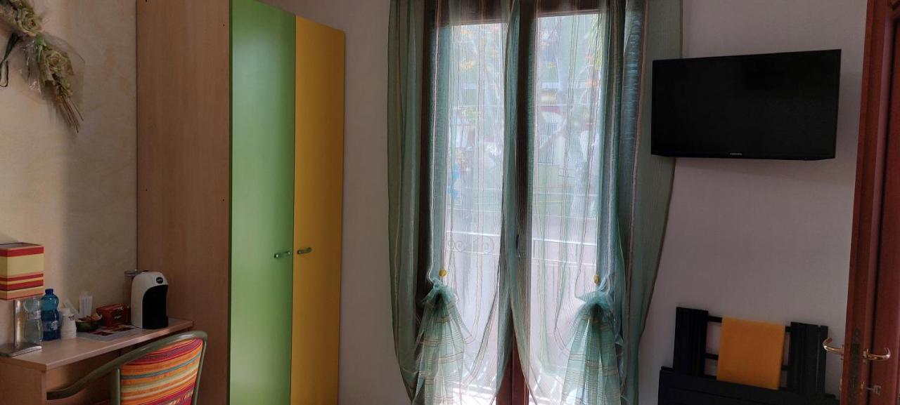 Affittacamere L'Arcobaleno Порто-Торрес Екстер'єр фото
